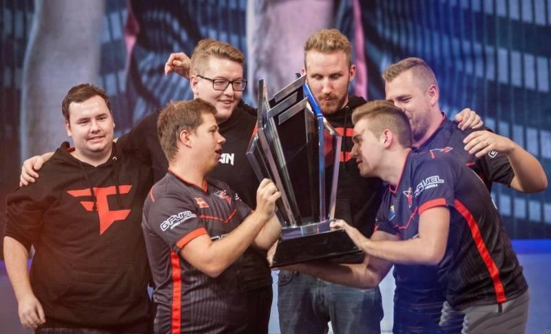 LPL夏季赛W3D2：Zdz重回首发对阵LGD，Knight对位FoFo